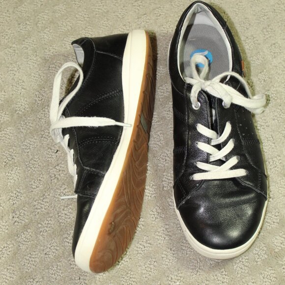 Josef Seibel Caren 01 Women's Sz 8.5 Black Leather Sneakers - Picture 1 of 6